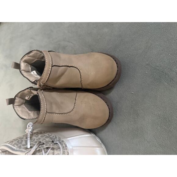 size 6 Toddler boots - Picture 2 of 6